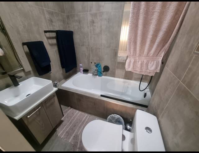 2 BEDROOM APARTMENT FOR SALE IN RYNFIELD